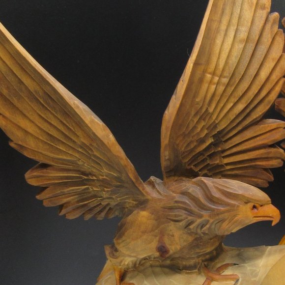 PAIR OF HAND CARVED WOODEN EAGLES. - Picture 3 of 9